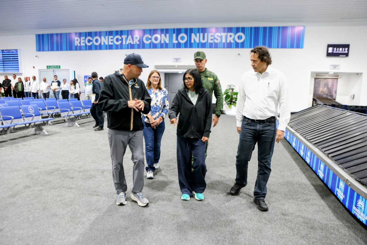 Presidenta Delcy Rodríguez inaugura Terminal Temporal de Desembarque Nacional en Aeropuerto Internacional de Maiquetía
