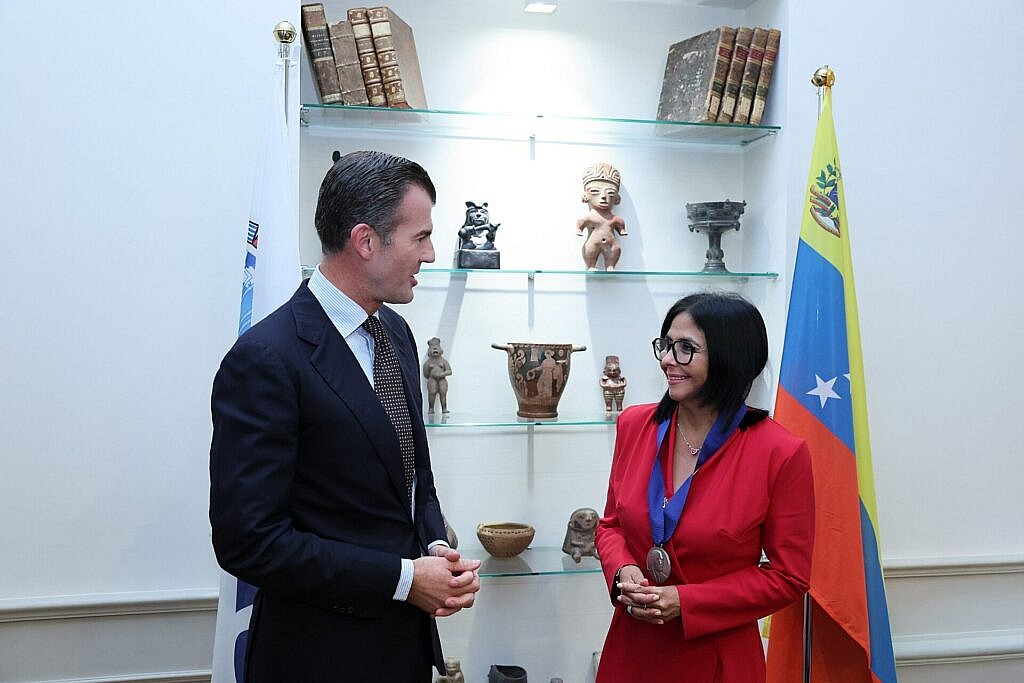 Presidenta Delcy Rodríguez recibió condecoración en la sede de la IILA como símbolo de amistad al pueblo de Venezuela